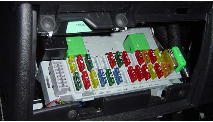 فیوز خودرو چیست و کدبندی رنگی آنان چه مفهومی دارد؟ | خودرو ... 2009 honda civic hybrid fuse box 