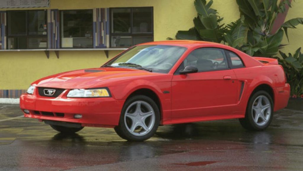 Ford Mustang 2000 (GT coupe)
