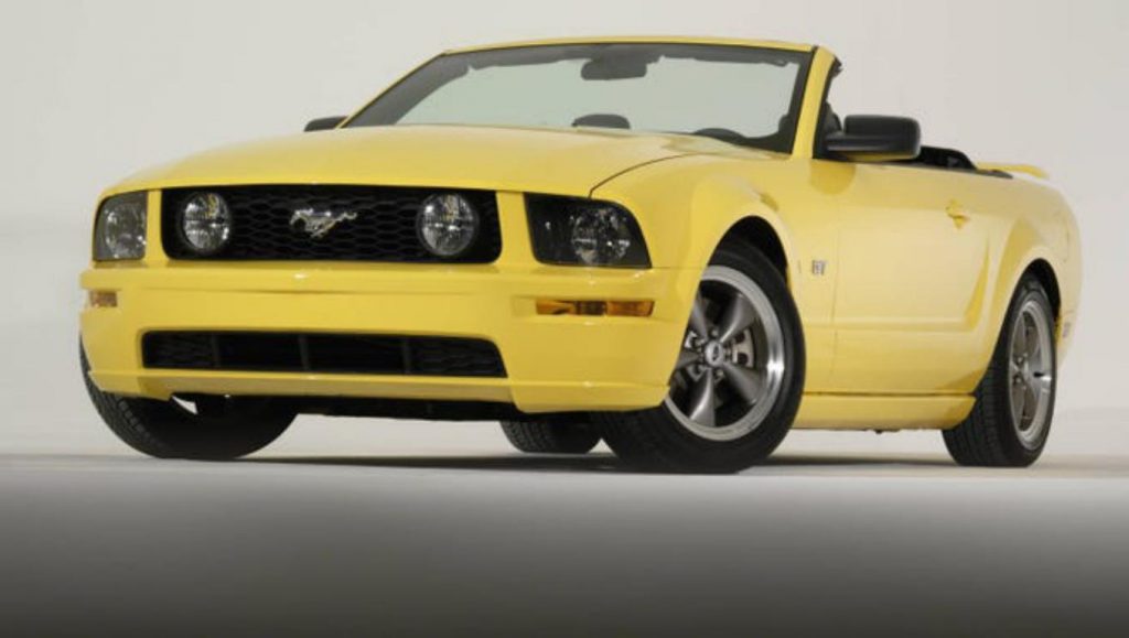 Ford Mustang 2005 (GT convertible)